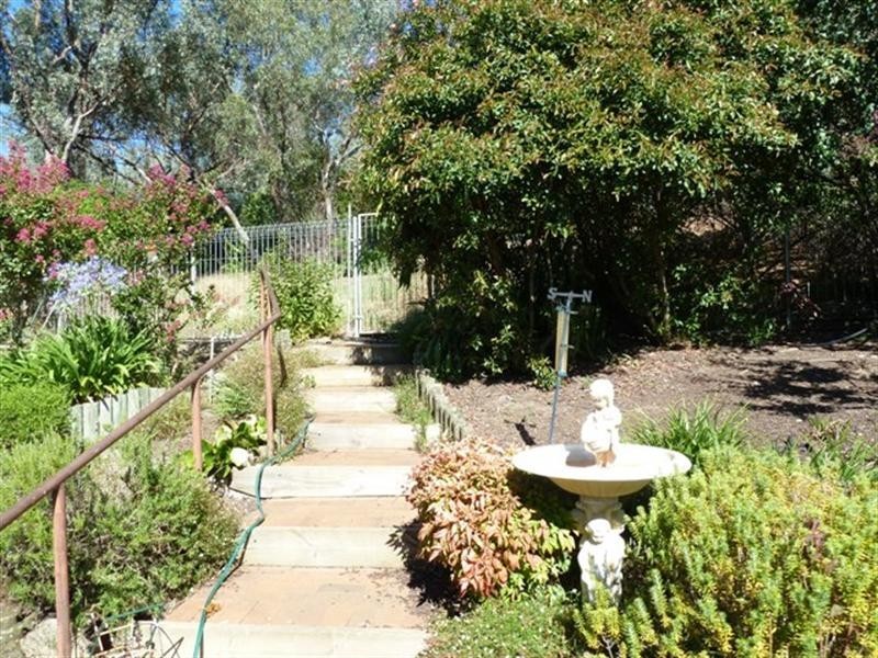 52 Andrews Avenue, Wagga Wagga NSW 2650