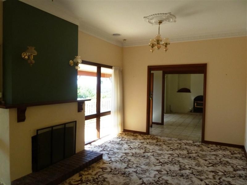 52 Andrews Avenue, Wagga Wagga NSW 2650