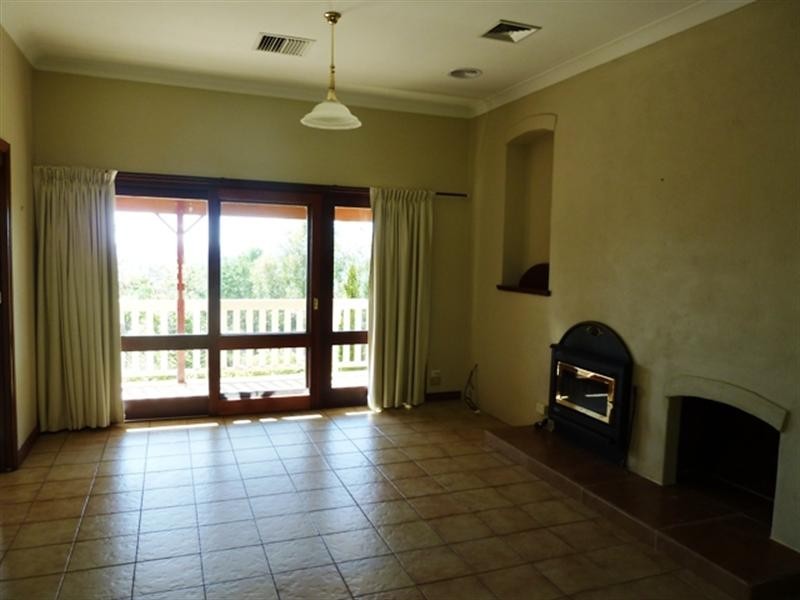 52 Andrews Avenue, Wagga Wagga NSW 2650