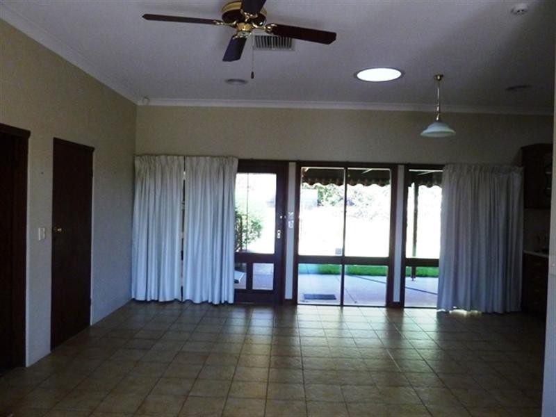 52 Andrews Avenue, Wagga Wagga NSW 2650