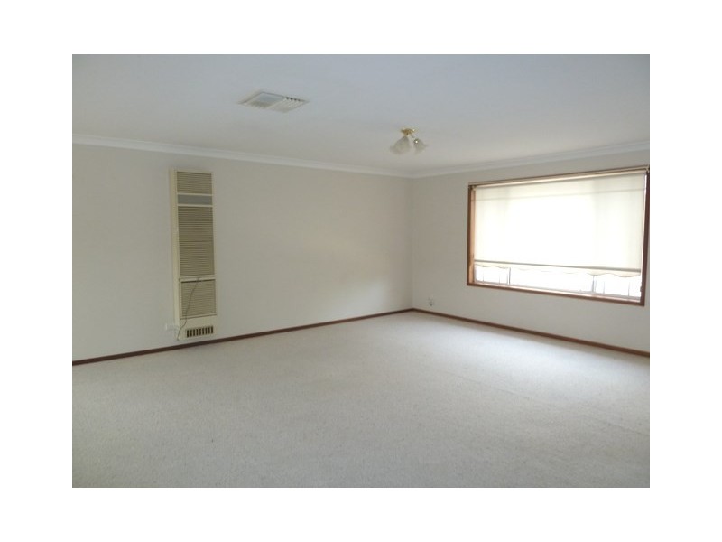 2/70 Brooklyn Drive, Wagga Wagga NSW 2650