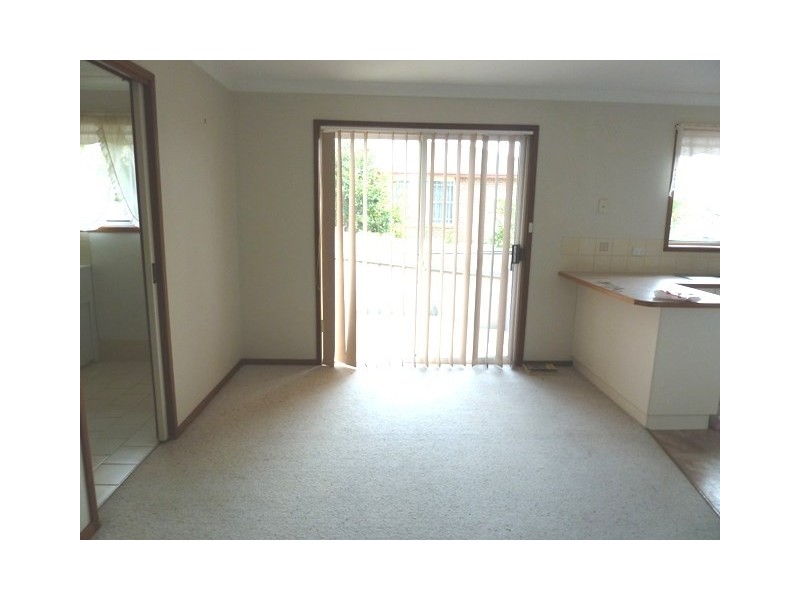 2/70 Brooklyn Drive, Wagga Wagga NSW 2650