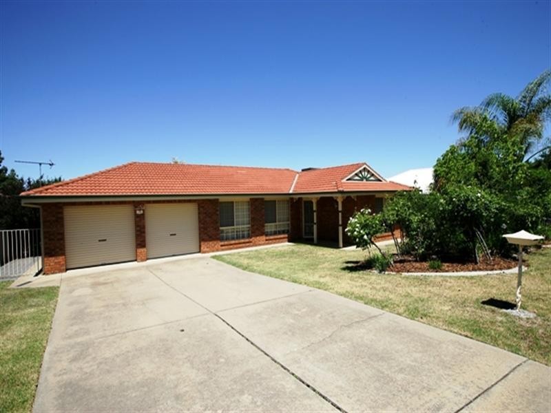 15 Kimberley Drive, Tatton NSW 2650