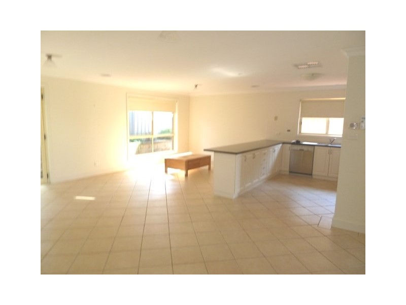1/2 Madin Place, Wagga Wagga NSW 2650