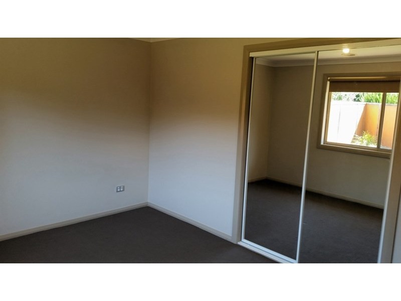 5/5 Barton Avenue, Wagga Wagga NSW 2650