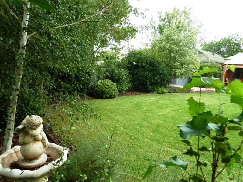 229 Kincaid Street, Wagga Wagga NSW 2650