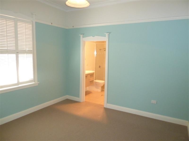 229 Kincaid Street, Wagga Wagga NSW 2650