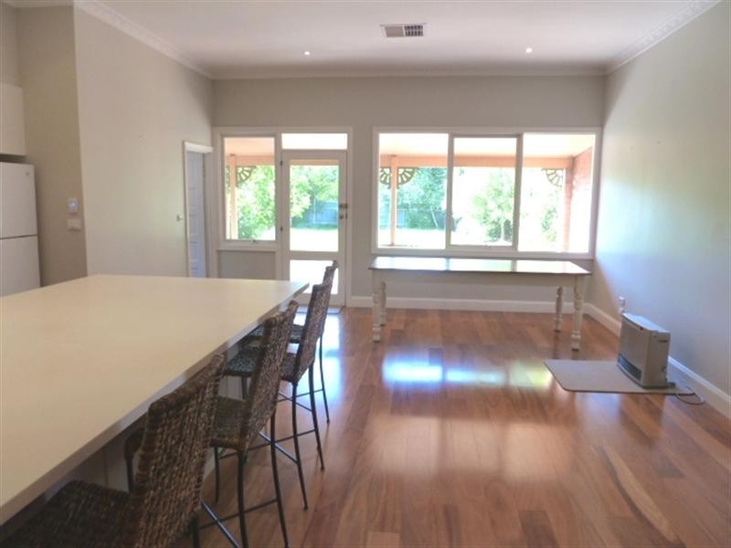 229 Kincaid Street, Wagga Wagga NSW 2650