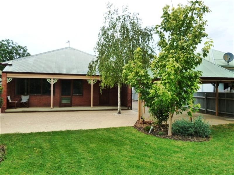 229 Kincaid Street, Wagga Wagga NSW 2650