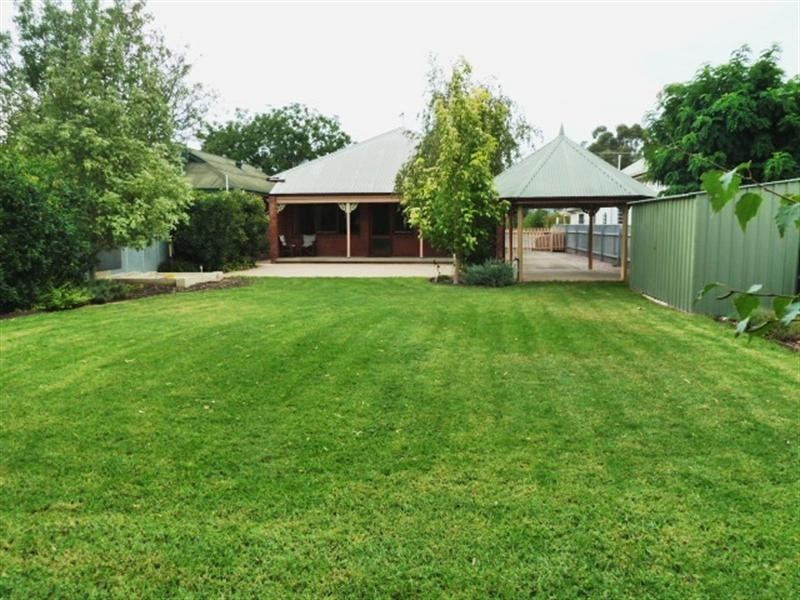 229 Kincaid Street, Wagga Wagga NSW 2650