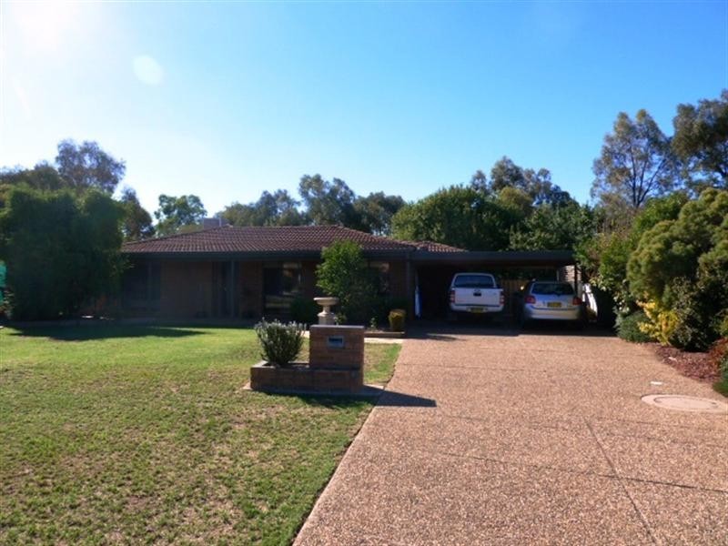 11 Gunyah Place, Wagga Wagga NSW 2650
