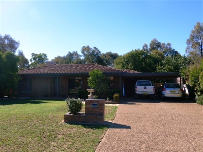 11 Gunyah Place, Wagga Wagga NSW 2650
