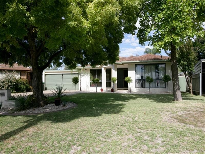 16 Ilex Street, Lake Albert NSW 2650