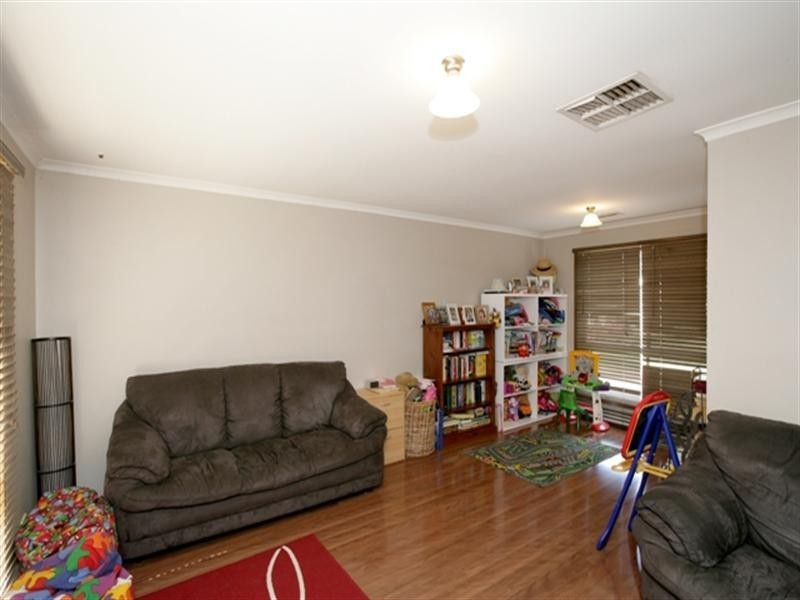 16 Ilex Street, Lake Albert NSW 2650