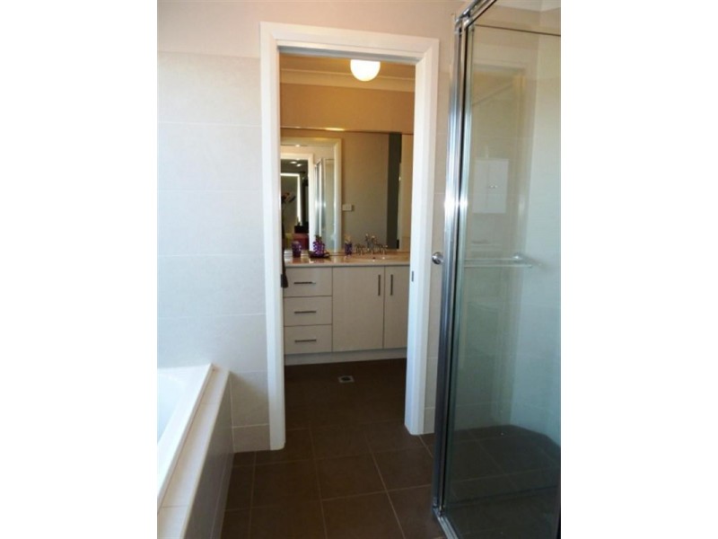 100 Mima Street, Wagga Wagga NSW 2650