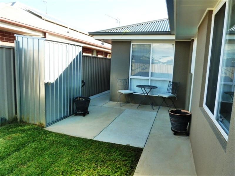 100 Mima Street, Wagga Wagga NSW 2650