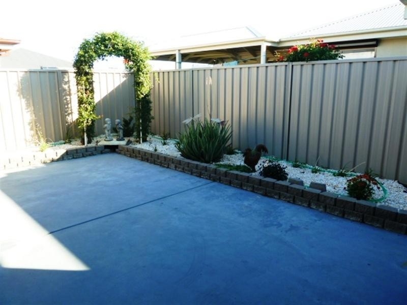 100 Mima Street, Wagga Wagga NSW 2650