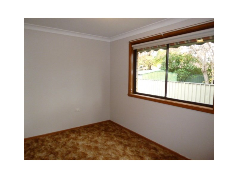 24 Jasmin Crescent, Lake Albert NSW 2650