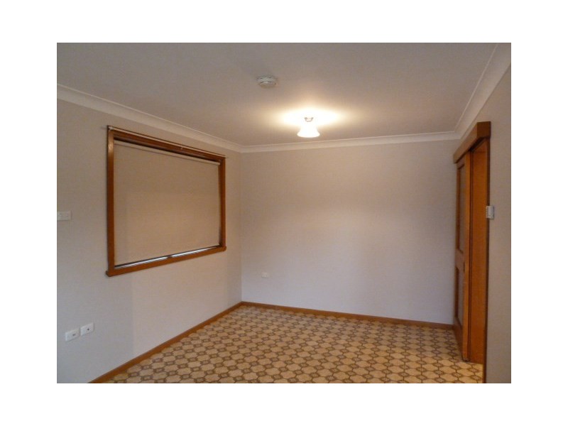 24 Jasmin Crescent, Lake Albert NSW 2650