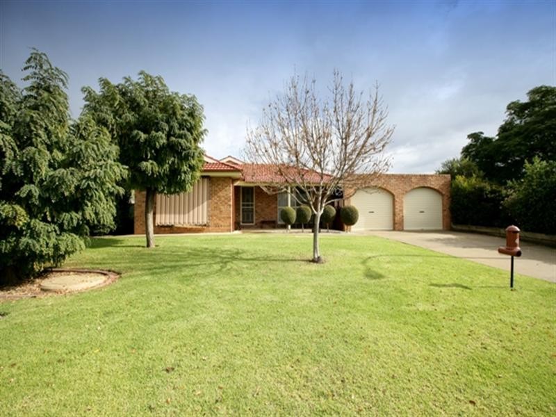 45 Yentoo Drive, Glenfield Park NSW 2650