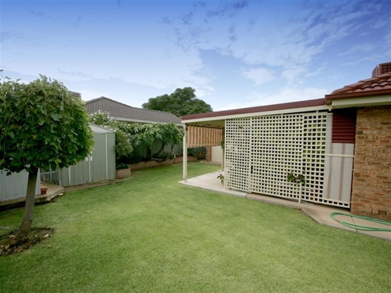 45 Yentoo Drive, Glenfield Park NSW 2650