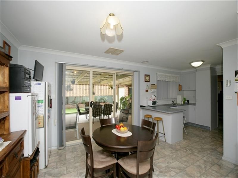 45 Yentoo Drive, Glenfield Park NSW 2650