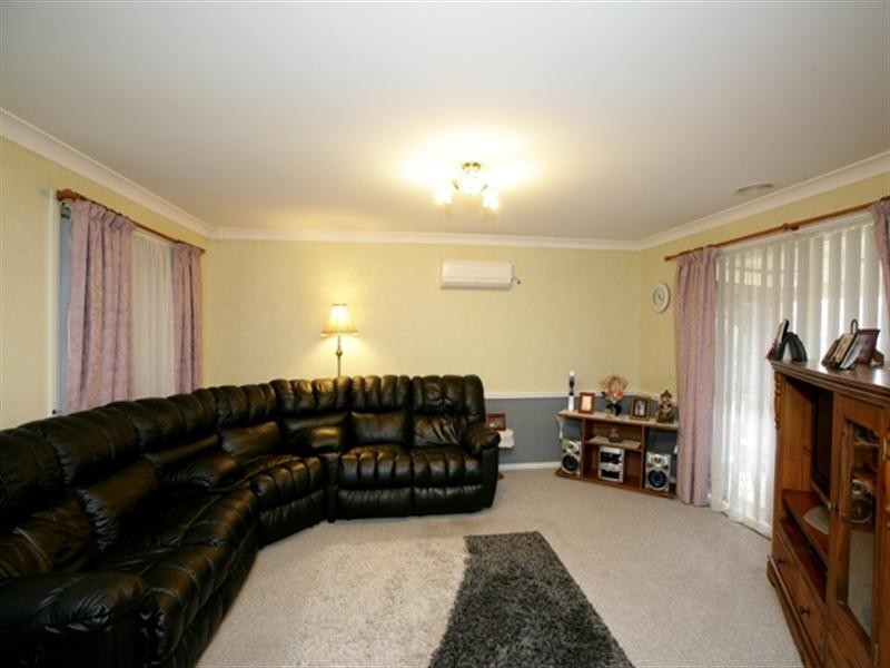 45 Yentoo Drive, Glenfield Park NSW 2650