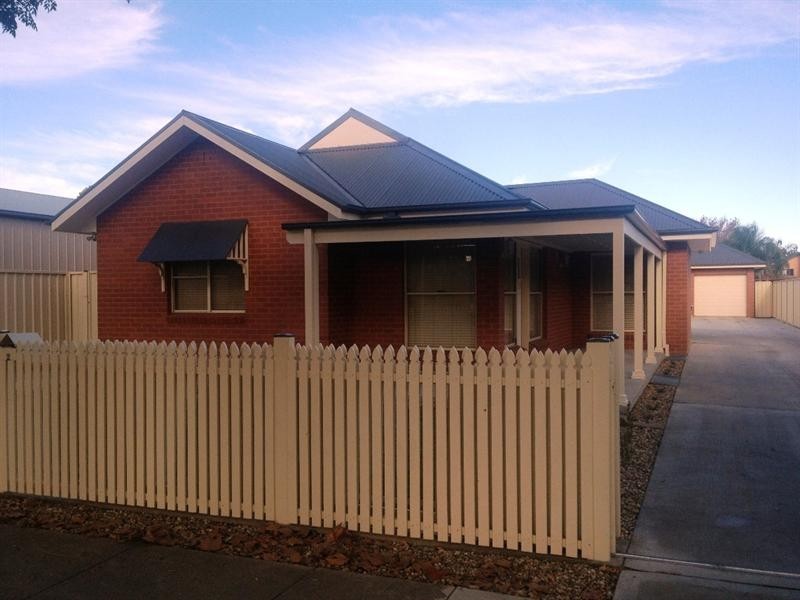 1/48 Crampton Street, Wagga Wagga NSW 2650