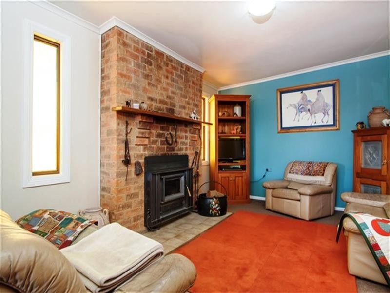 7 Pioneer Avenue, Gumly Gumly NSW 2652