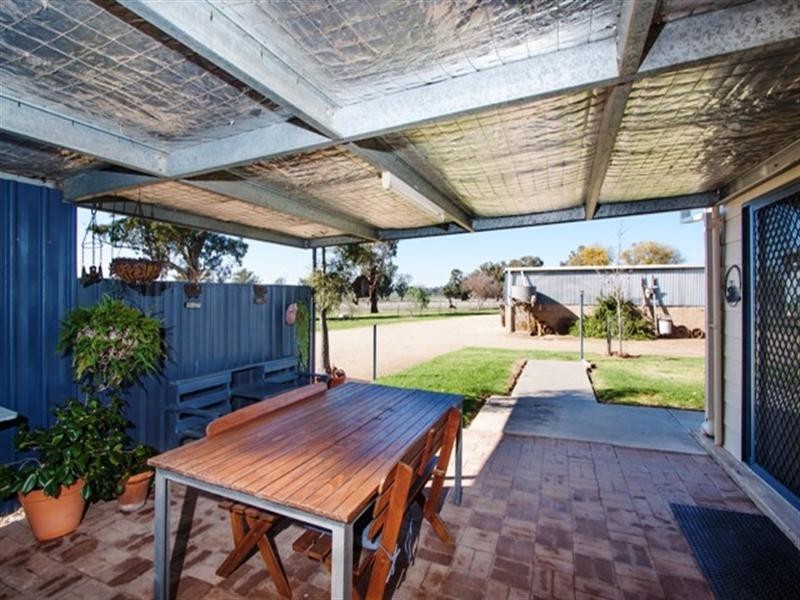 7 Pioneer Avenue, Gumly Gumly NSW 2652