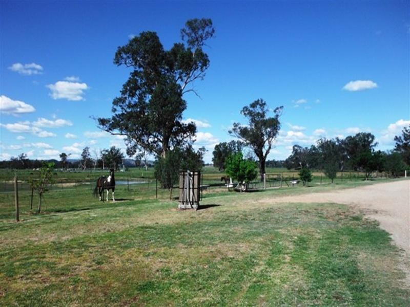 7 Pioneer Avenue, Gumly Gumly NSW 2652