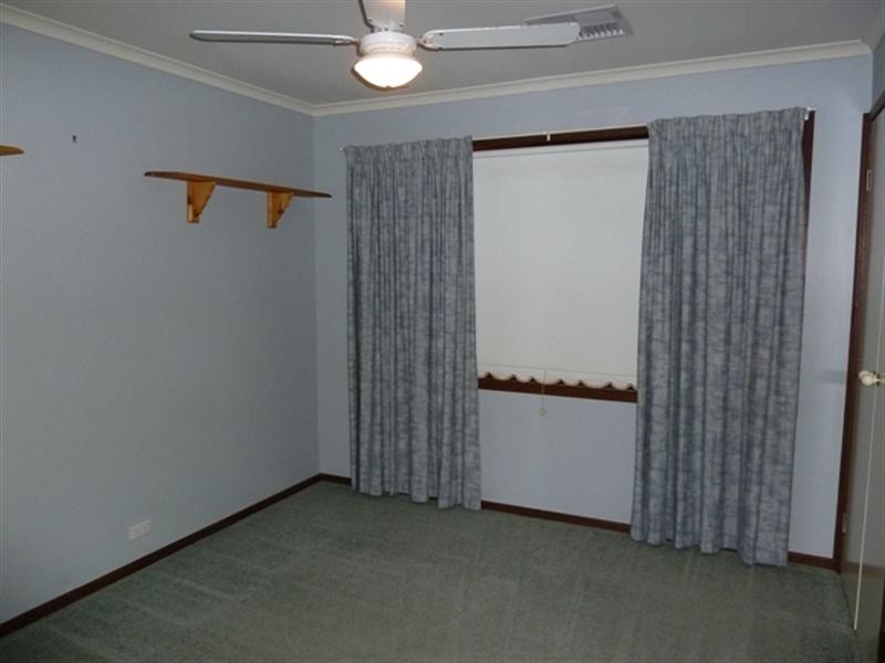 27 Pugsley Avenue, Wagga Wagga NSW 2650