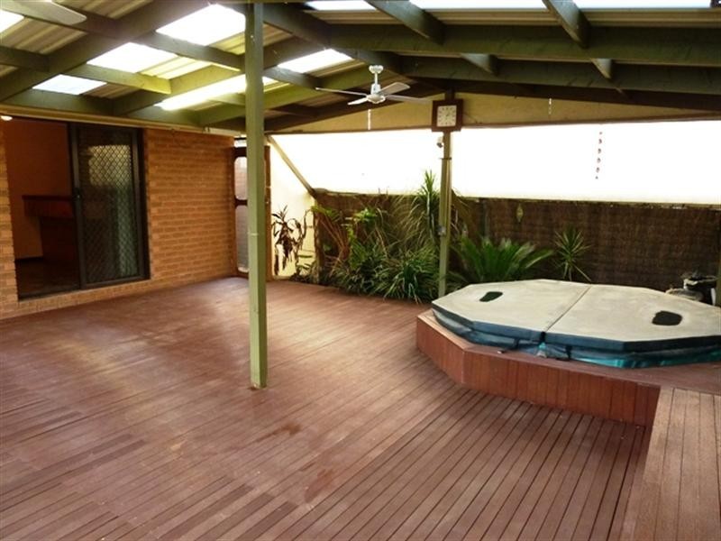 27 Pugsley Avenue, Wagga Wagga NSW 2650