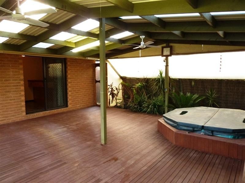 27 Pugsley Avenue, Wagga Wagga NSW 2650