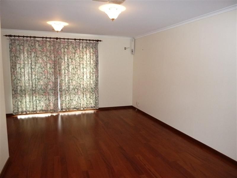 27 Pugsley Avenue, Wagga Wagga NSW 2650