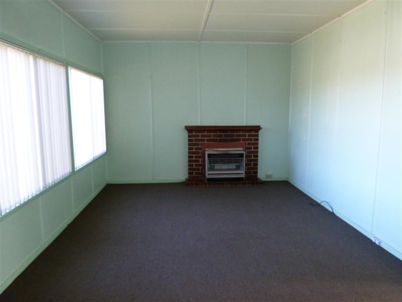 150 Macleay Street, Wagga Wagga NSW 2650