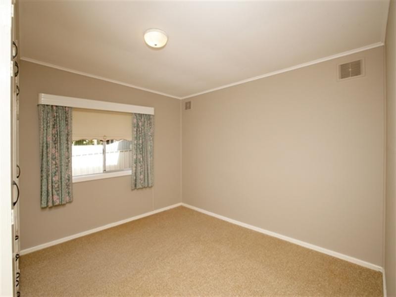 116 Grove Street, Kooringal NSW 2650