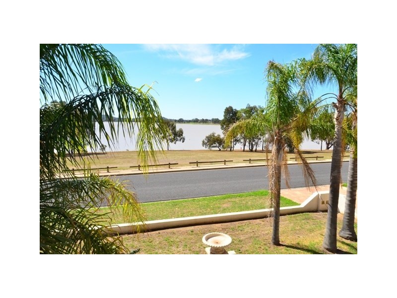 58 Lakehaven Drive, Wagga Wagga NSW 2650
