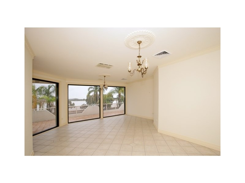 58 Lakehaven Drive, Wagga Wagga NSW 2650