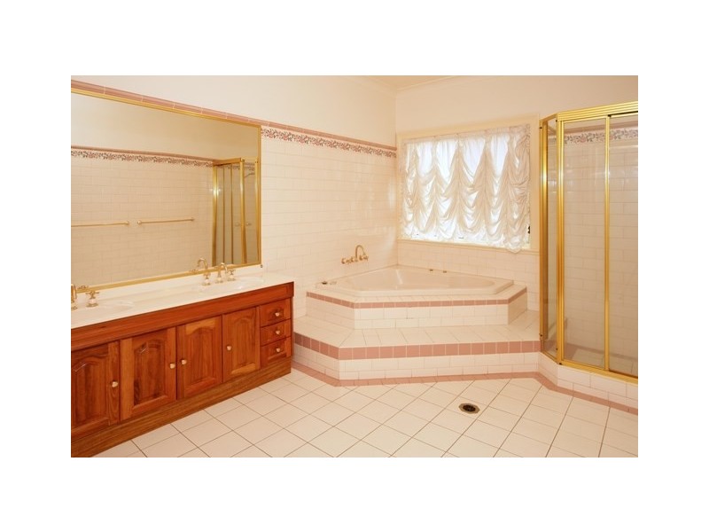 58 Lakehaven Drive, Wagga Wagga NSW 2650