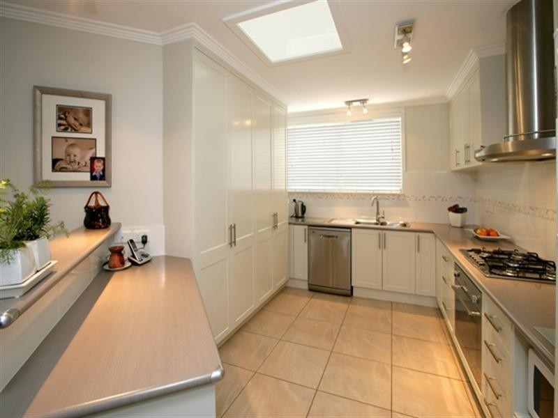 1 Charleville Road, Turvey Park NSW 2650