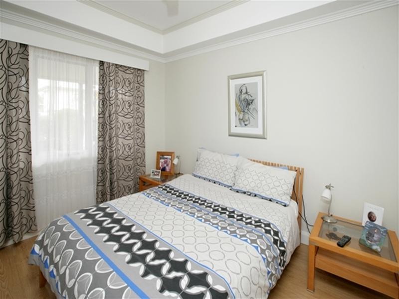 1 Charleville Road, Turvey Park NSW 2650