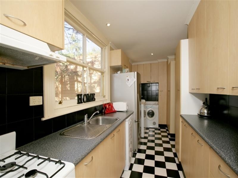 51 Macleay Street, Turvey Park NSW 2650