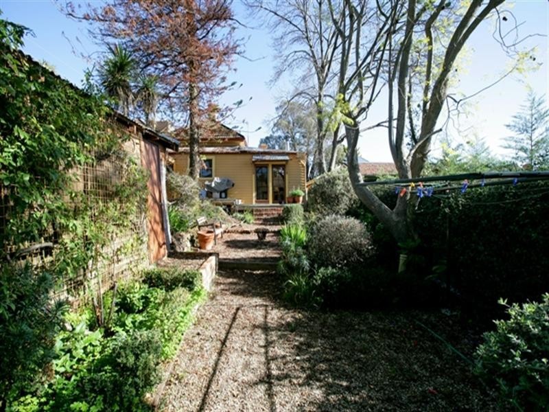 51 Macleay Street, Turvey Park NSW 2650