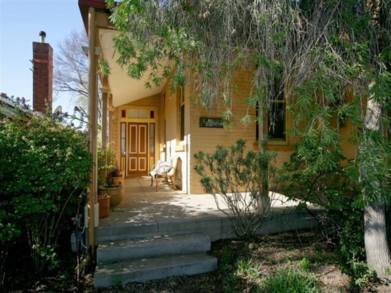 51 Macleay Street, Turvey Park NSW 2650