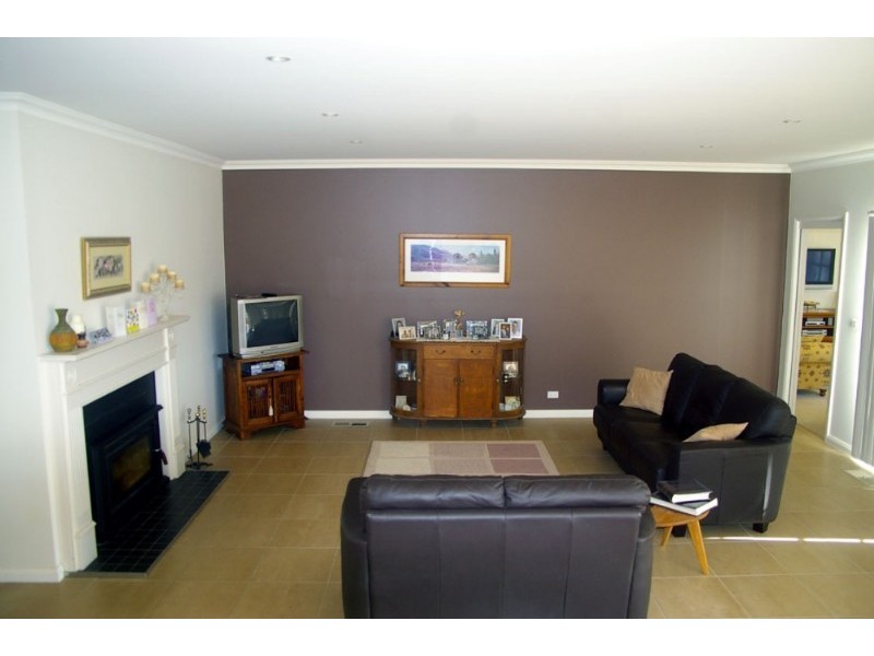 12 Eucalypt Drive, Yass NSW 2582
