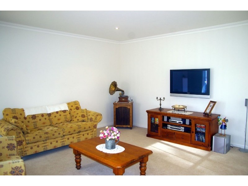 12 Eucalypt Drive, Yass NSW 2582