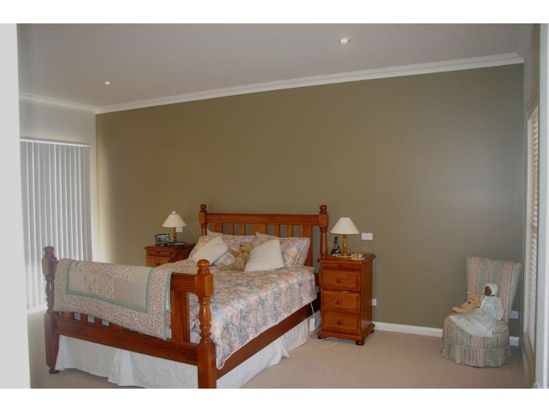 12 Eucalypt Drive, Yass NSW 2582
