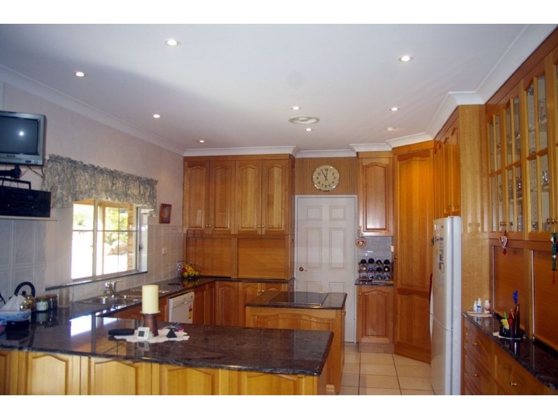 19 Shearsby Crescent, Yass NSW 2582