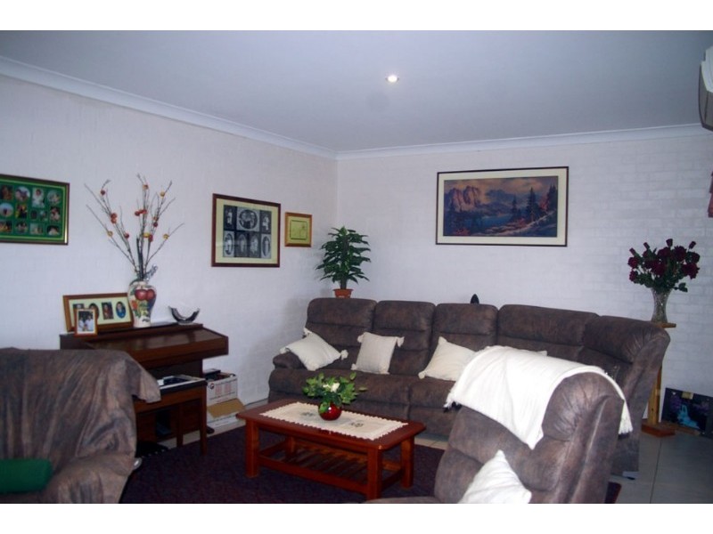 19 Shearsby Crescent, Yass NSW 2582